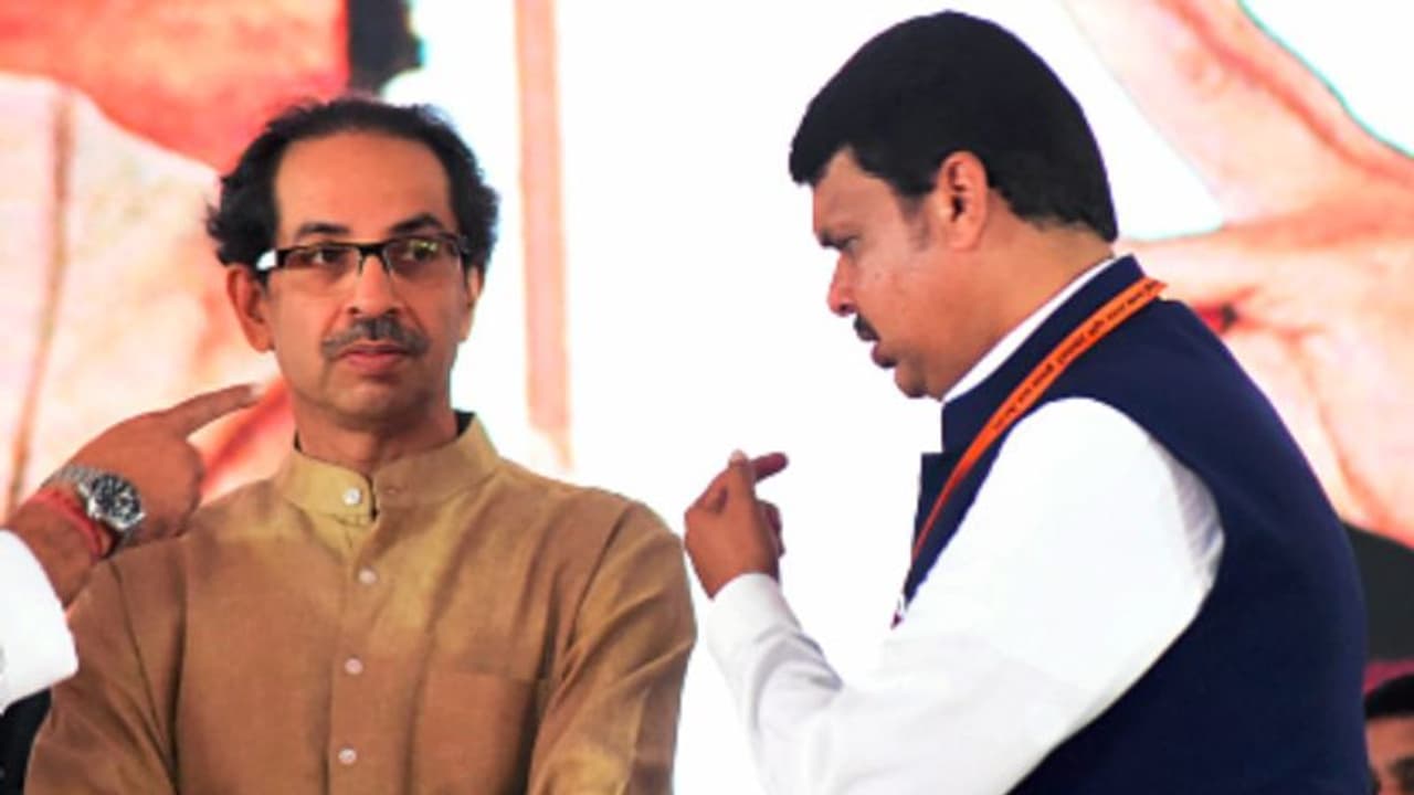 Maharashtra: Congress NCP Shiv Sena lock horns with BJP, move MLAs out of Maharashtra Maharashtra: Congress NCP Shiv Sena lock horns with BJP, move MLAs out of Maharashtra