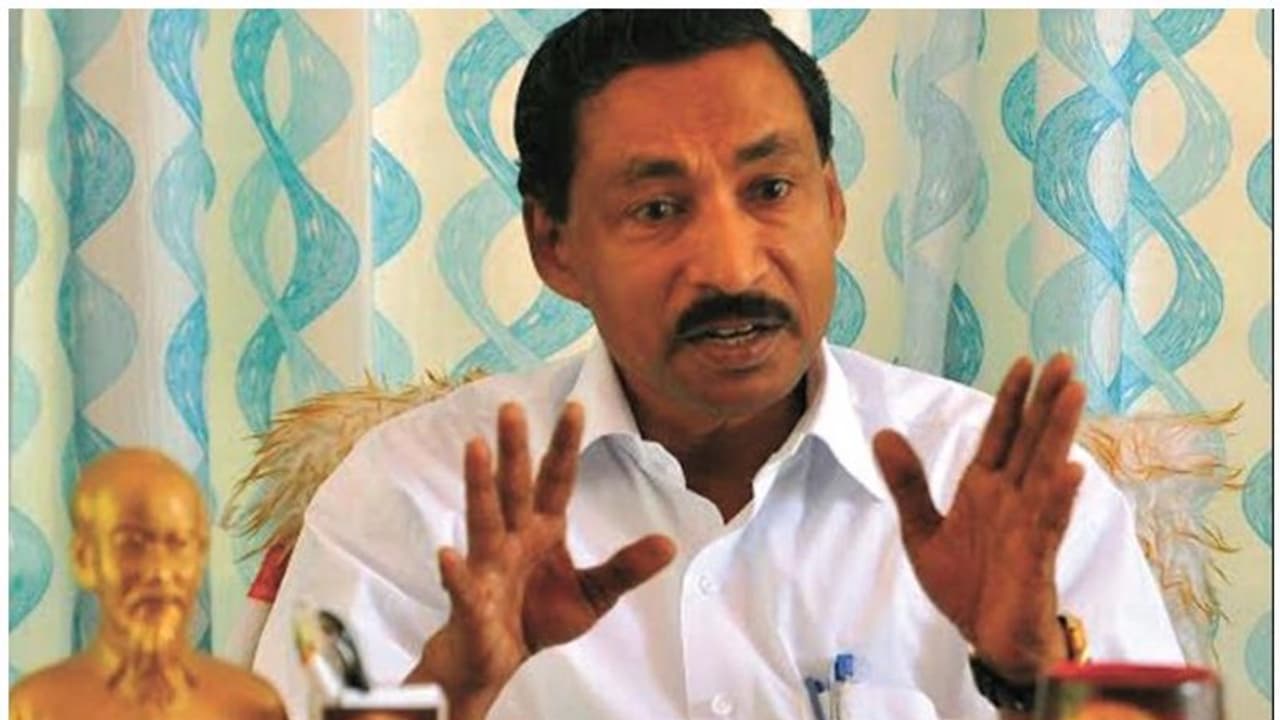 കോഴിക്കോട് യുഎപിഎ കേസ്: താൻ പറഞ്ഞത് ചില മാധ്യമങ്ങൾ വളച്ചൊടിച്ചെന്ന് പി മോഹനൻ കോഴിക്കോട് യുഎപിഎ കേസ്: താൻ പറഞ്ഞത് ചില മാധ്യമങ്ങൾ വളച്ചൊടിച്ചെന്ന് പി മോഹനൻ