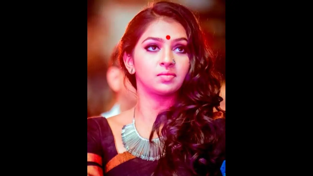 அடேங்கப்பா... அந்த இடத்தில் எம்மா பெரிய டாட்டூ..! ரீஎண்ட்ரிக்கு வெறித்தனமாக தயாரான லட்சுமி மேனன்! அடேங்கப்பா... அந்த இடத்தில் எம்மா பெரிய டாட்டூ..! ரீஎண்ட்ரிக்கு வெறித்தனமாக தயாரான லட்சுமி மேனன்!