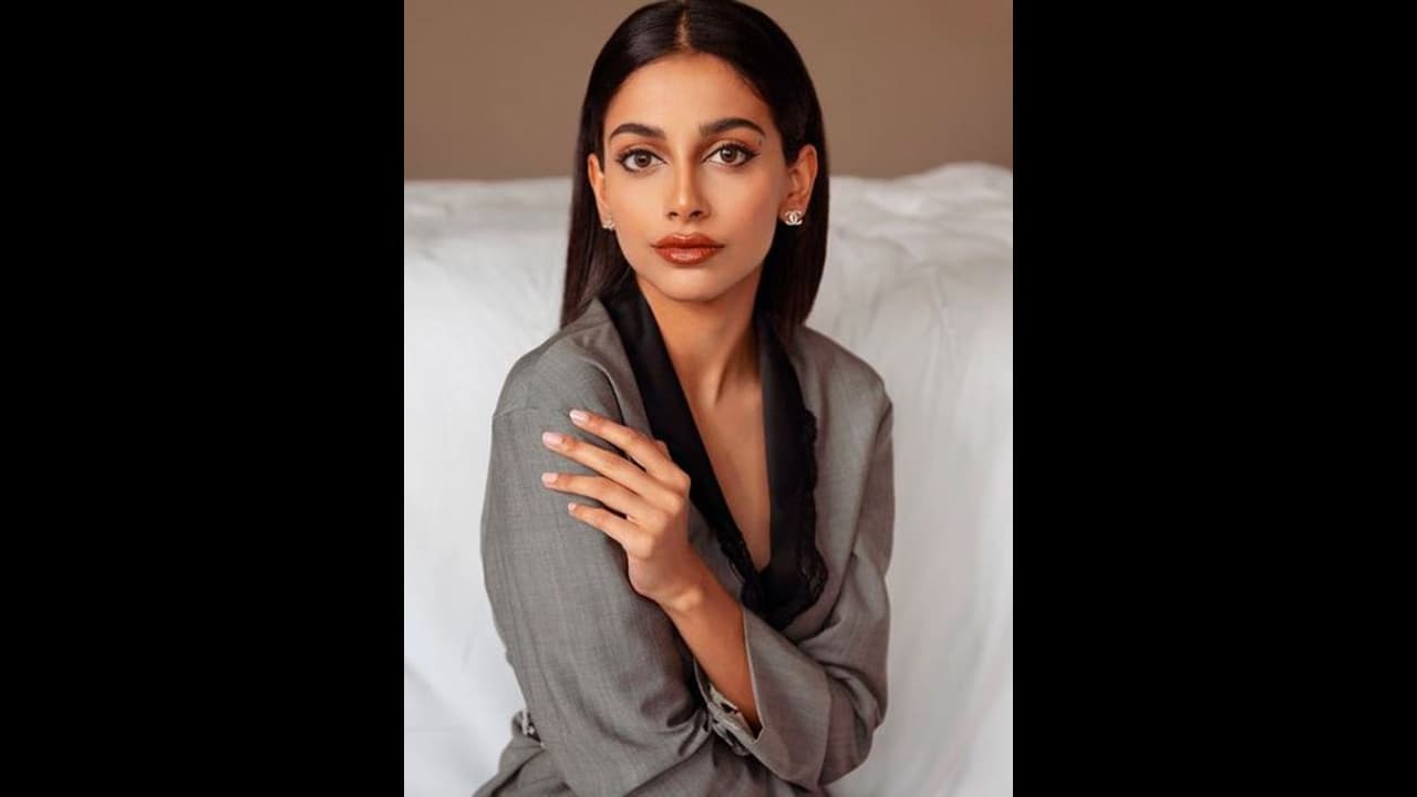 লন্ডন থেকে কলকাতার বুকে বনিতা, শুটিংয়ে এসে করোনায় আক্রান্ত লন্ডন থেকে কলকাতার বুকে বনিতা, শুটিংয়ে এসে করোনায় আক্রান্ত