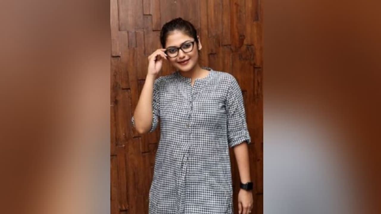 শীতে আরামদায়ক পোশাকেই স্বস্তি, নতুন ছবির কথা বলতে গিয়ে জানালেন সায়নী ঘোষ শীতে আরামদায়ক পোশাকেই স্বস্তি, নতুন ছবির কথা বলতে গিয়ে জানালেন সায়নী ঘোষ