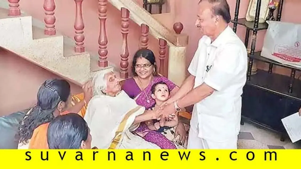 105ನೇ ವಯಸ್ಸಲ್ಲಿ 4ನೇ ತರಗತಿ ಪರೀಕ್ಷೆ ಬರೆದ ಕೇರಳದ ಅಜ್ಜಿ! 105ನೇ ವಯಸ್ಸಲ್ಲಿ 4ನೇ ತರಗತಿ ಪರೀಕ್ಷೆ ಬರೆದ ಕೇರಳದ ಅಜ್ಜಿ!