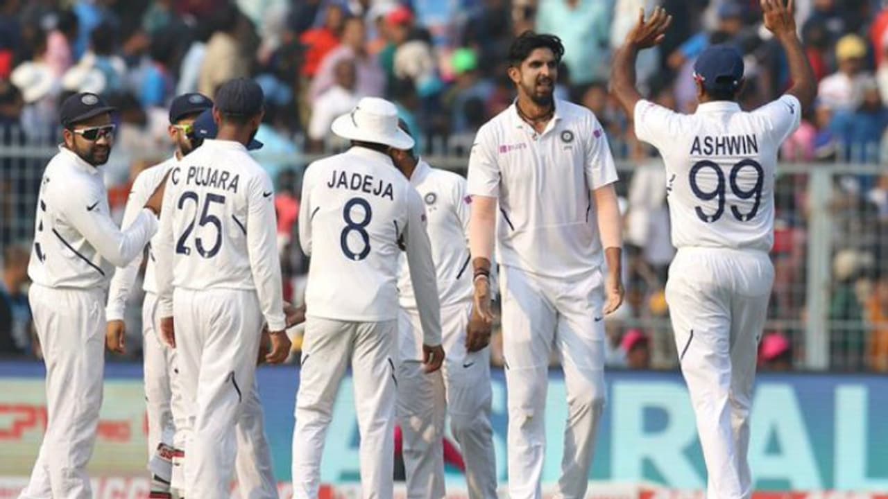 இந்திய ஃபாஸ்ட் பவுலர்களின் வேகத்தில் சொற்ப ரன்களுக்கு சுருண்டது வங்கதேசம்.. இஷாந்த் சர்மா அபாரம் இந்திய ஃபாஸ்ட் பவுலர்களின் வேகத்தில் சொற்ப ரன்களுக்கு சுருண்டது வங்கதேசம்.. இஷாந்த் சர்மா அபாரம்