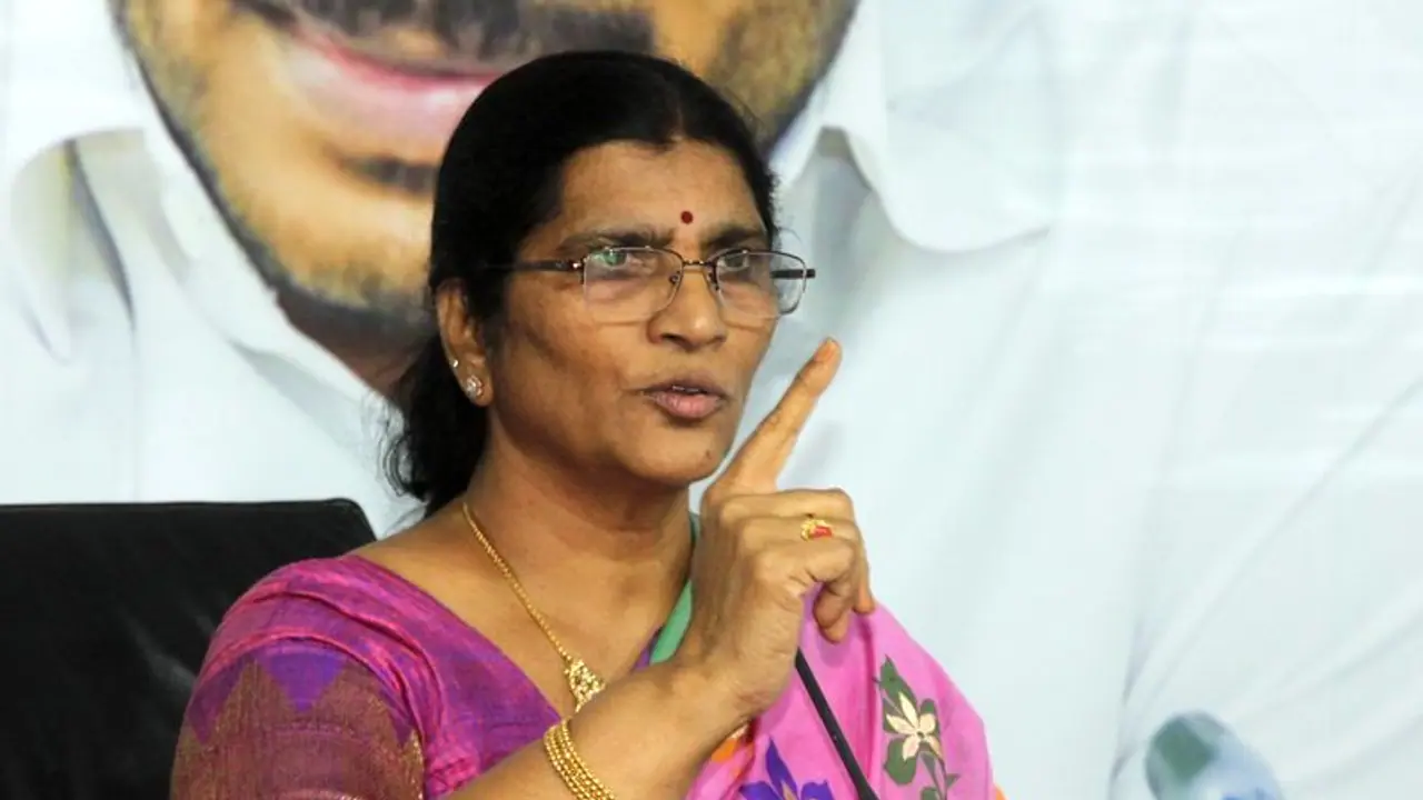 వార్డ్ మెంబర్గా కూడా గెలవలేని వ్యక్తి.. కేంద్రం ఫోకస్ చేస్తే జైలుకే : నారా లోకేష్పై లక్ష్మీపార్వతి వ్యాఖ్యలు వార్డ్ మెంబర్గా కూడా గెలవలేని వ్యక్తి.. కేంద్రం ఫోకస్ చేస్తే జైలుకే : నారా లోకేష్పై లక్ష్మీపార్వతి వ్యాఖ్యలు