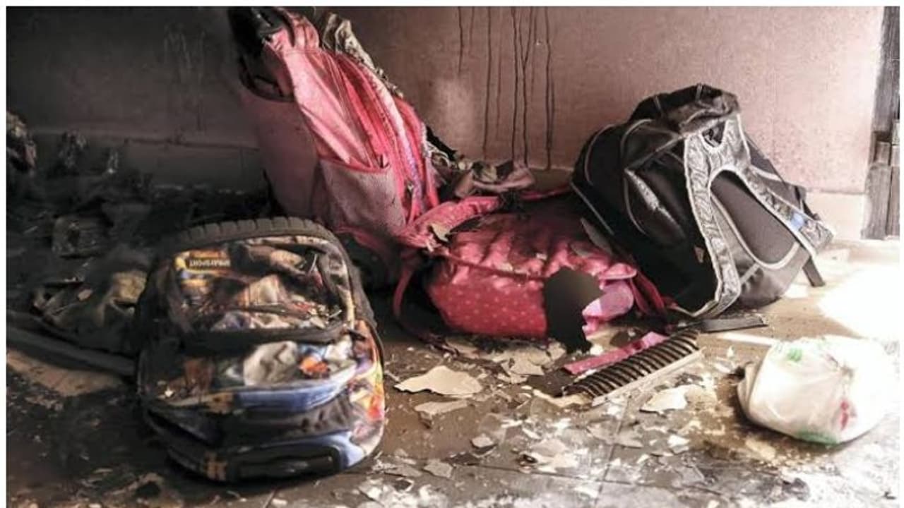 വീടിന് തീപിടിച്ച് ഏഴ് കുട്ടികള് മരിച്ച സംഭവത്തില് അമ്മയെ കുറ്റവിമുക്തയാക്കി വീടിന് തീപിടിച്ച് ഏഴ് കുട്ടികള് മരിച്ച സംഭവത്തില് അമ്മയെ കുറ്റവിമുക്തയാക്കി