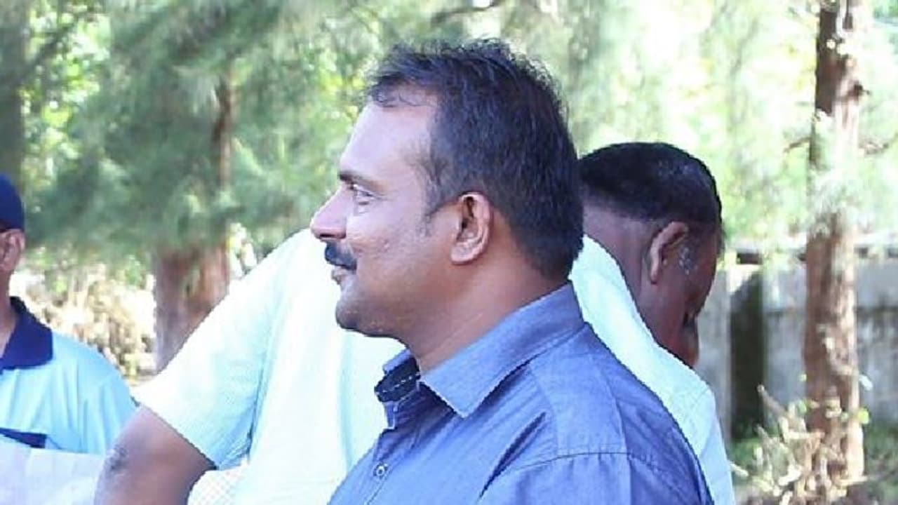 പരിശീലനത്തിന്റെ മറവില് ലൈംഗികചൂഷണം, പരസ്പരം ചെയ്യാനും പ്രേരിപ്പിച്ചു; ആണ്കുട്ടികളുടെ പരാതി അധ്യാപകനെ കുടുക്കി പരിശീലനത്തിന്റെ മറവില് ലൈംഗികചൂഷണം, പരസ്പരം ചെയ്യാനും പ്രേരിപ്പിച്ചു; ആണ്കുട്ടികളുടെ പരാതി അധ്യാപകനെ കുടുക്കി