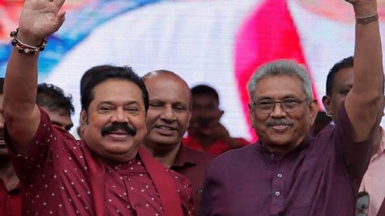 दो भाई मिलकर चला रहे पूरे देश की सरकार, छोटा भाई राष्ट्रपति तो बड़ा प्रधानमंत्री दो भाई मिलकर चला रहे पूरे देश की सरकार, छोटा भाई राष्ट्रपति तो बड़ा प्रधानमंत्री