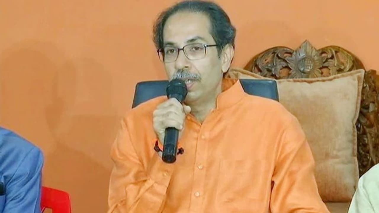 BJP की सर्जिकल स्ट्राइक: CM बनने का ख्वाब लेकर सोए थे उद्धव ठाकरे, रातभर में ऐसे बिगड़ गया पूरा खेल BJP की सर्जिकल स्ट्राइक: CM बनने का ख्वाब लेकर सोए थे उद्धव ठाकरे, रातभर में ऐसे बिगड़ गया पूरा खेल