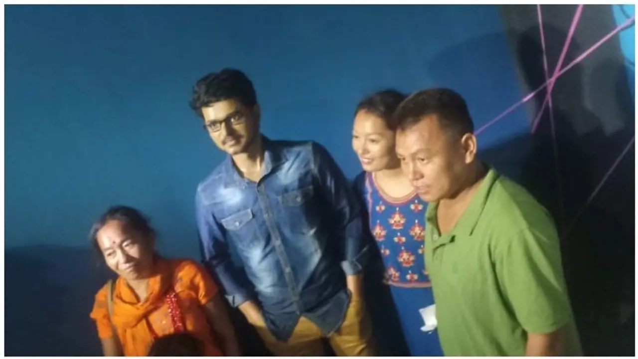 கன்னியாகுமரியில் நடிகர் விஜய்க்கு மெழுகு சிலை...கலாய்க்கும் அஜீத் ரசிகர்கள்... கன்னியாகுமரியில் நடிகர் விஜய்க்கு மெழுகு சிலை...கலாய்க்கும் அஜீத் ரசிகர்கள்...