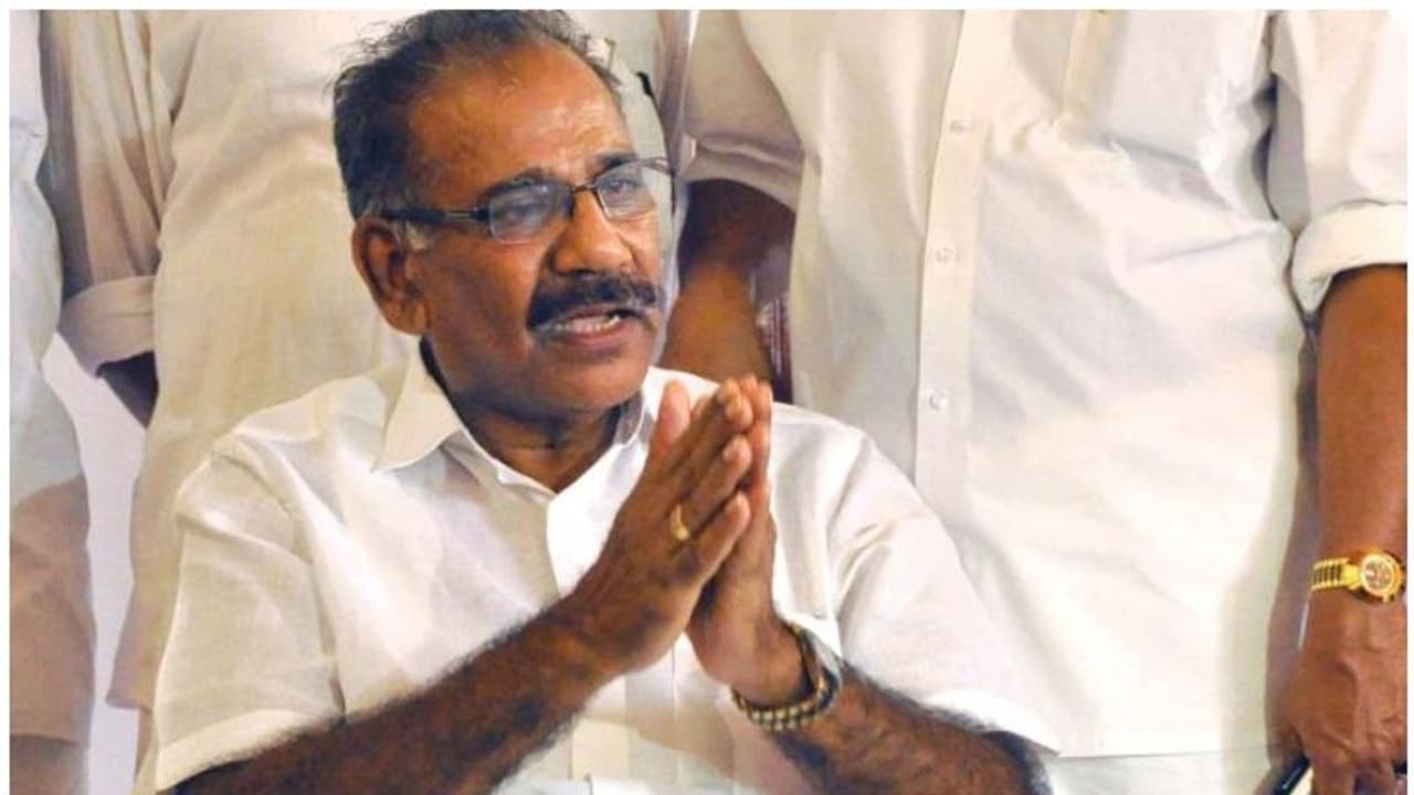 ലോക്ക്ഡൗൺ ഇളവ്: റോഡ് മാർഗമുള്ള പൊതുഗതാഗതം സംബന്ധിച്ച് അവ്യക്തതകളുണ്ടെന്ന് മന്ത്രി ലോക്ക്ഡൗൺ ഇളവ്: റോഡ് മാർഗമുള്ള പൊതുഗതാഗതം സംബന്ധിച്ച് അവ്യക്തതകളുണ്ടെന്ന് മന്ത്രി