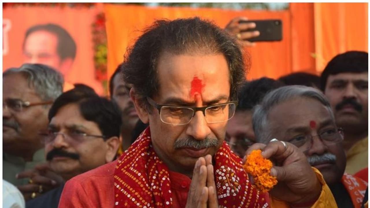 ಸಿಎಂ ಹುದ್ದೆಗಾಗಿ ಎಲ್ಲಾ ಕಳಕೊಂಡ ಶಿವಸೇನೆ ಬಿಗ್ ಲೂಸರ್: ಮುಂದಿನ ಆಯ್ಕೆಗಳೇನು? ಸಿಎಂ ಹುದ್ದೆಗಾಗಿ ಎಲ್ಲಾ ಕಳಕೊಂಡ ಶಿವಸೇನೆ ಬಿಗ್ ಲೂಸರ್: ಮುಂದಿನ ಆಯ್ಕೆಗಳೇನು?