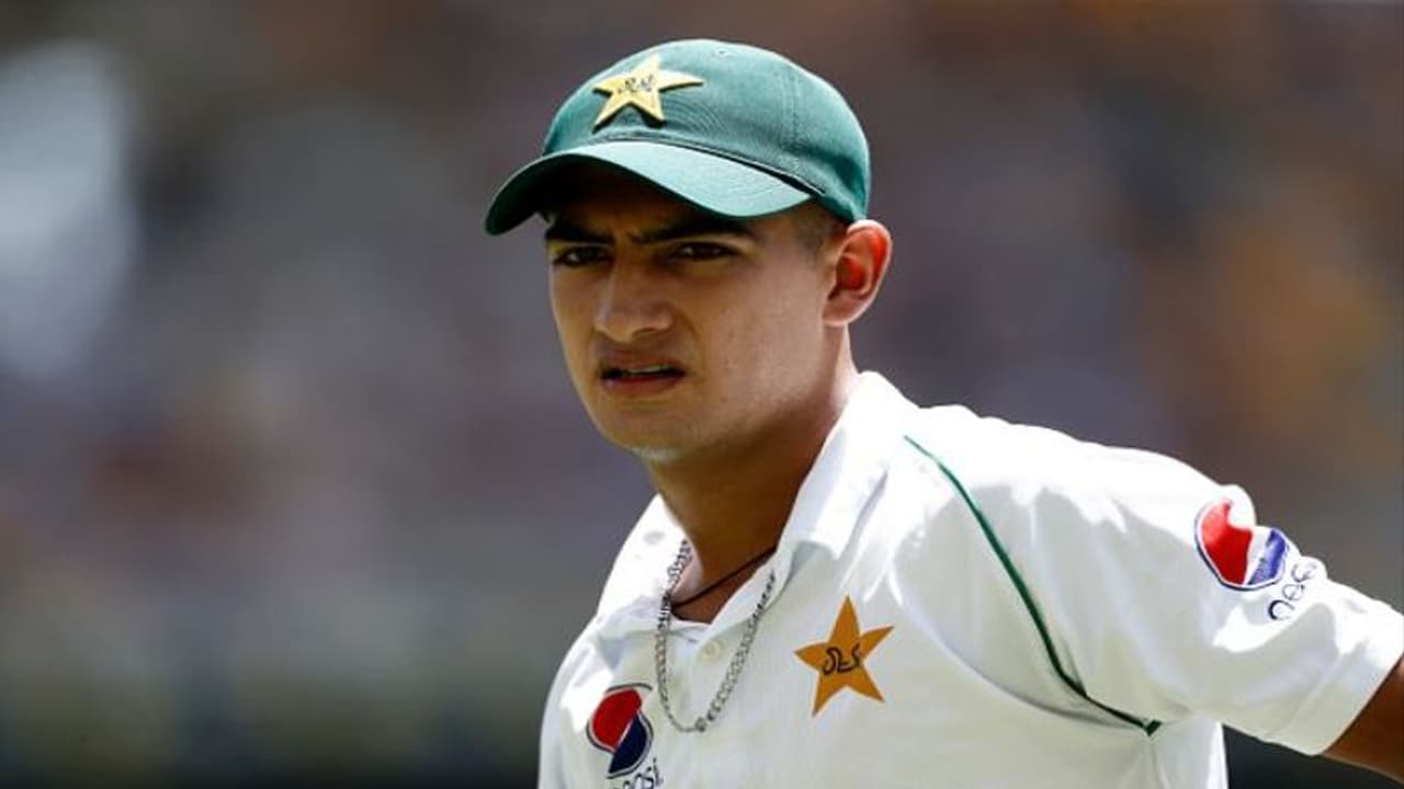 বয়স লুকিয়েই কি রেকর্ড করেছেন পাক ক্রিকেটার, প্রশ্নে উত্তাল ক্রিকেট বিশ্ব বয়স লুকিয়েই কি রেকর্ড করেছেন পাক ক্রিকেটার, প্রশ্নে উত্তাল ক্রিকেট বিশ্ব