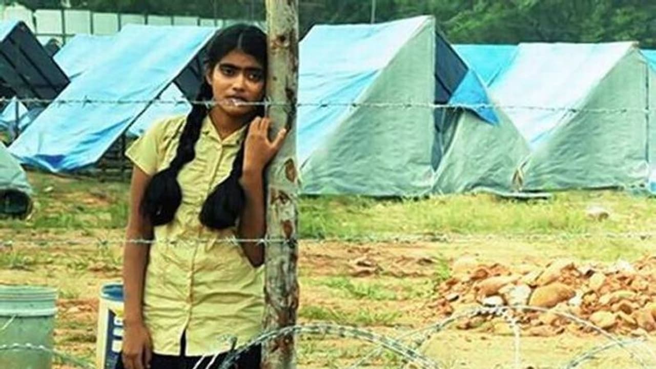 தாயாருடன் நடிகை கள்ளத்தோணியில் தப்பி ஓட்டமா..? கிடுக்கி பிடி விசாரணையில் போலீசார்..! தாயாருடன் நடிகை கள்ளத்தோணியில் தப்பி ஓட்டமா..? கிடுக்கி பிடி விசாரணையில் போலீசார்..!