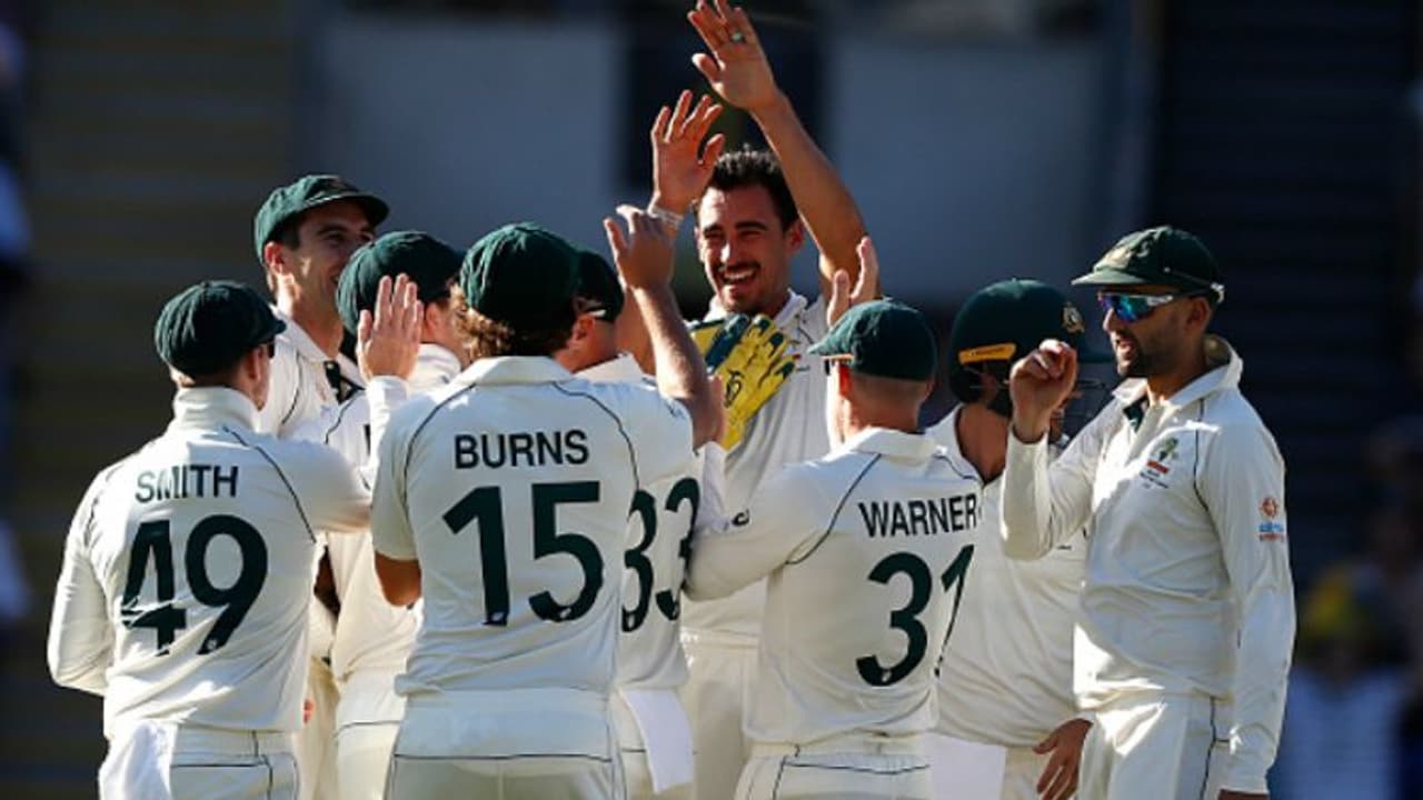 2வது இன்னிங்ஸிலும் பாகிஸ்தான் படுமோசம்.. ஸ்டார்க், கம்மின்ஸ் அசத்தல்.. இன்னிங்ஸ் வெற்றிக்கு அருகில் ஆஸ்திரேலியா 2வது இன்னிங்ஸிலும் பாகிஸ்தான் படுமோசம்.. ஸ்டார்க், கம்மின்ஸ் அசத்தல்.. இன்னிங்ஸ் வெற்றிக்கு அருகில் ஆஸ்திரேலியா