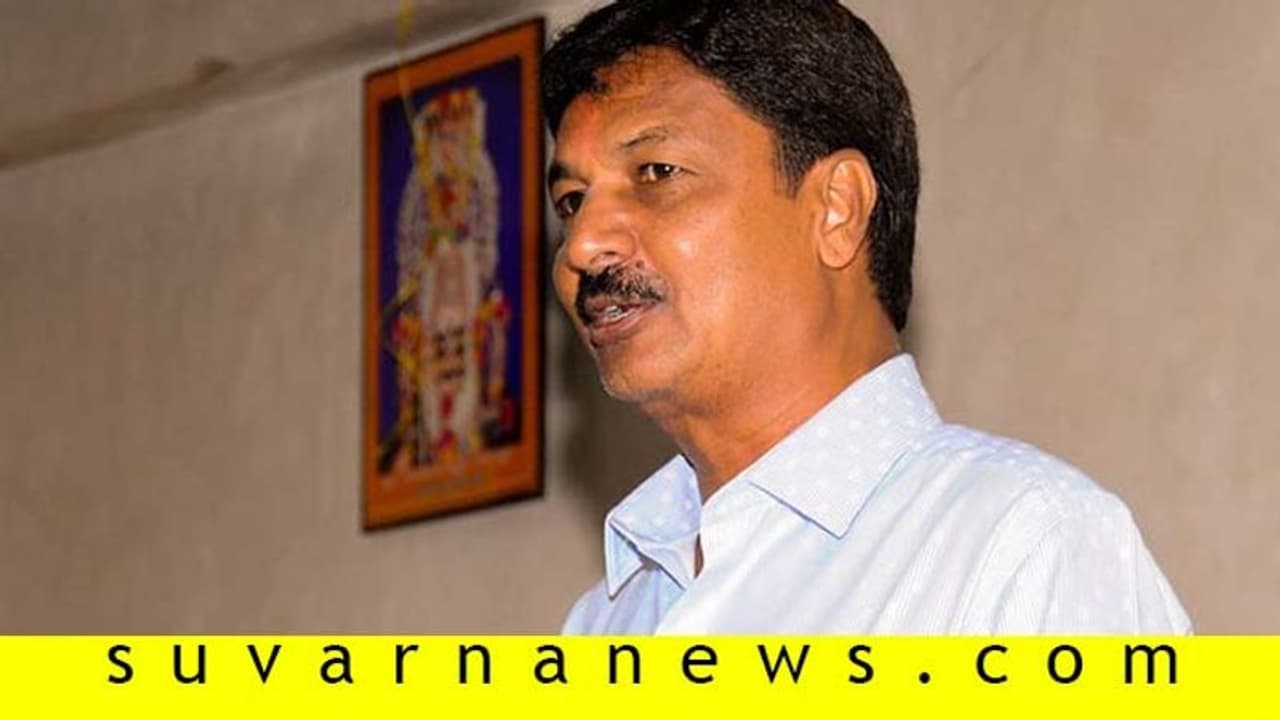 'ರಮೇಶ್ ಜಾರಕಿಹೊಳಿಯನ್ನು ಬಿಜೆಪಿ ಹದ್ದುಬಸ್ತಿನಲ್ಲಿಡಲಿ' 'ರಮೇಶ್ ಜಾರಕಿಹೊಳಿಯನ್ನು ಬಿಜೆಪಿ ಹದ್ದುಬಸ್ತಿನಲ್ಲಿಡಲಿ'