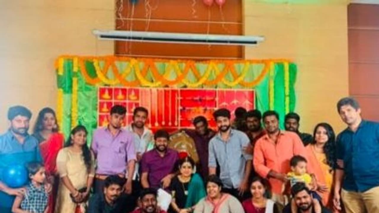 ரியோ மனைவி ஸ்ருதி வளையக்காப்பு நிகழ்ச்சிக்கு சர்பிரைஸ் விசிட் அடித்த பிரபல முன்னணி நடிகர்..! வெளியான புகைப்படம்..!