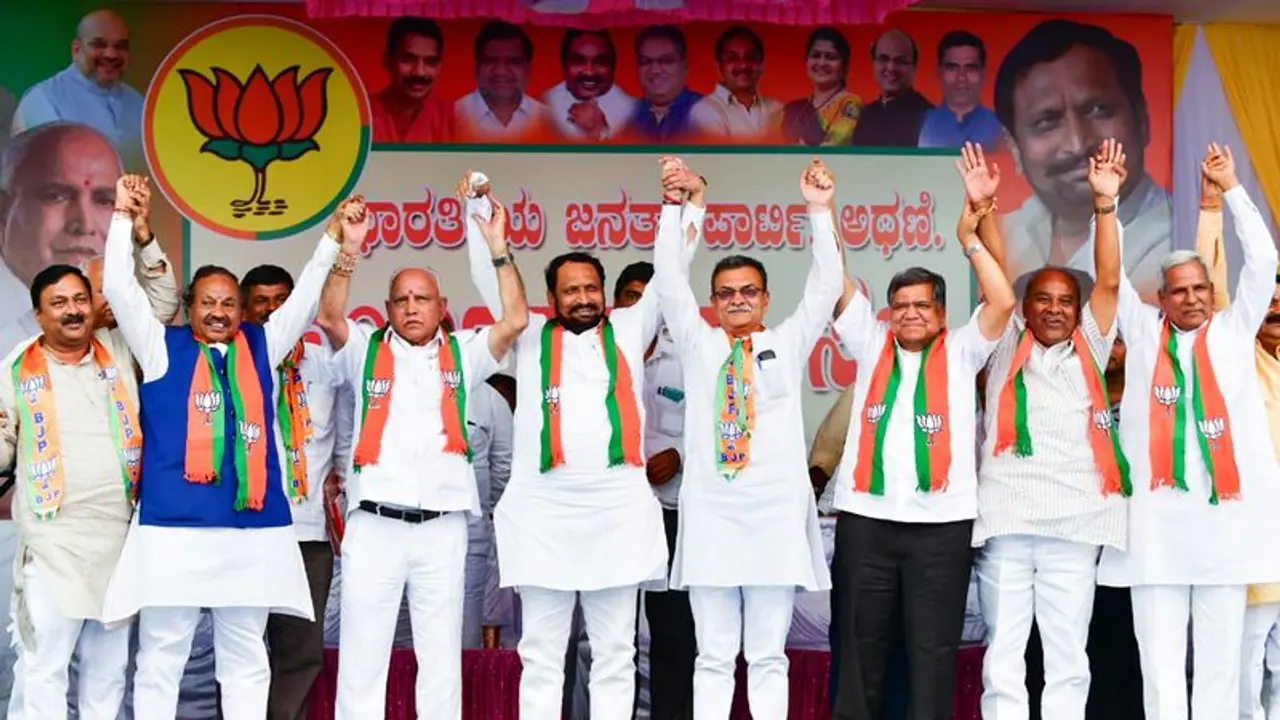 ಉಪ ಕದನ: ಮತದಾರರನ್ನು ಸೆಳೆಯಲು ಜಾತಿ ಅಸ್ತ್ರ ಬಿಟ್ಟ ಯಡಿಯೂರಪ್ಪ ಉಪ ಕದನ: ಮತದಾರರನ್ನು ಸೆಳೆಯಲು ಜಾತಿ ಅಸ್ತ್ರ ಬಿಟ್ಟ ಯಡಿಯೂರಪ್ಪ