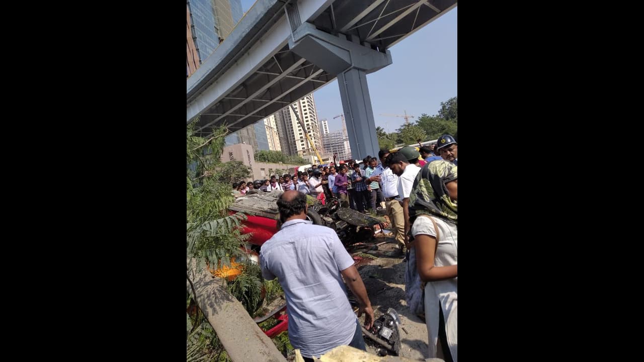 బయోడైవర్శిటీ ఫ్లై ఓవర్ రోడ్డు ప్రమాదం: అద్దె ఇంటికోసం వెళ్తూ ప్రాణాలు కోల్పోయిన మహిళ బయోడైవర్శిటీ ఫ్లై ఓవర్ రోడ్డు ప్రమాదం: అద్దె ఇంటికోసం వెళ్తూ ప్రాణాలు కోల్పోయిన మహిళ