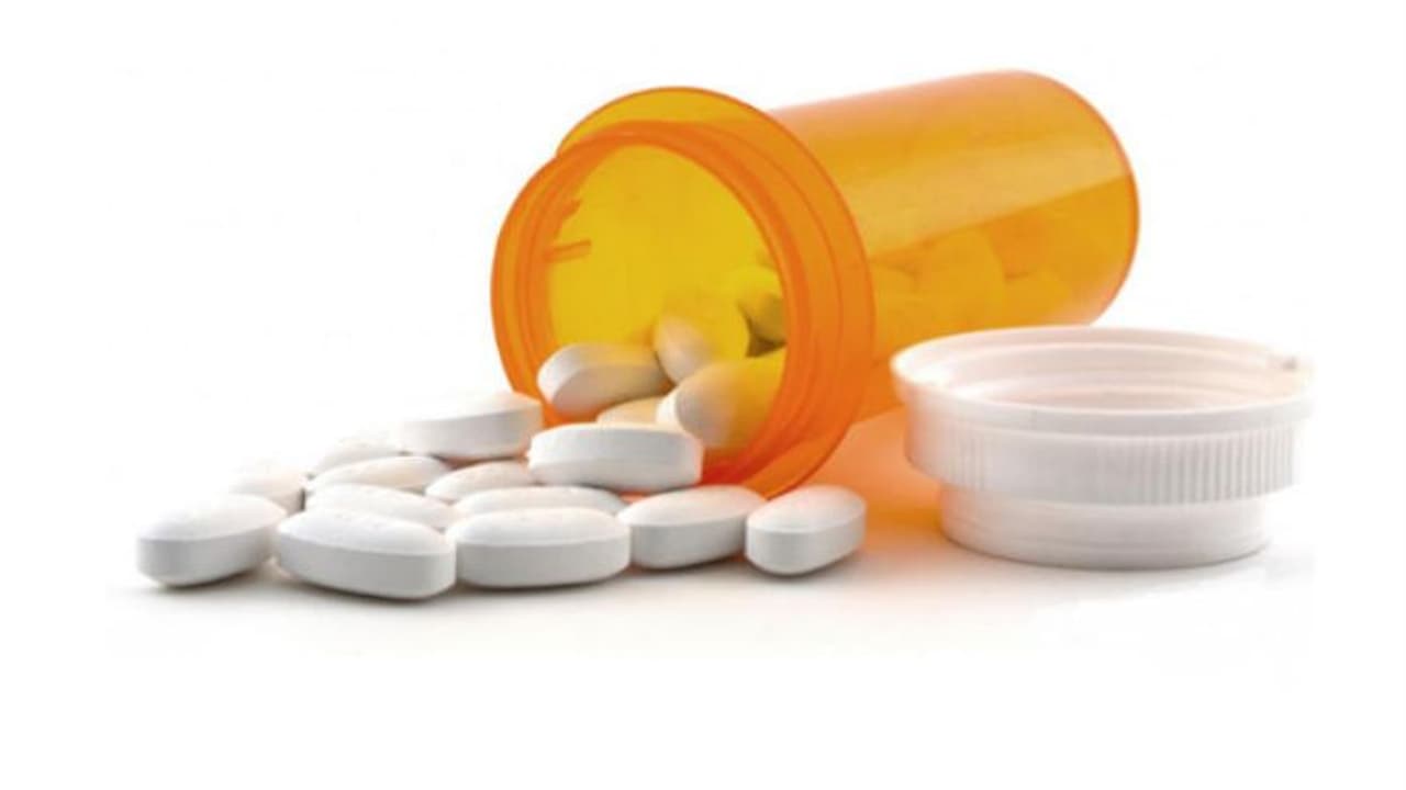 എന്തിനും ഏതിനും ഗുളിക വാങ്ങിക്കഴിക്കുന്ന ശീലമുണ്ടോ? എങ്കില്‍ ശ്രദ്ധിക്കുക...