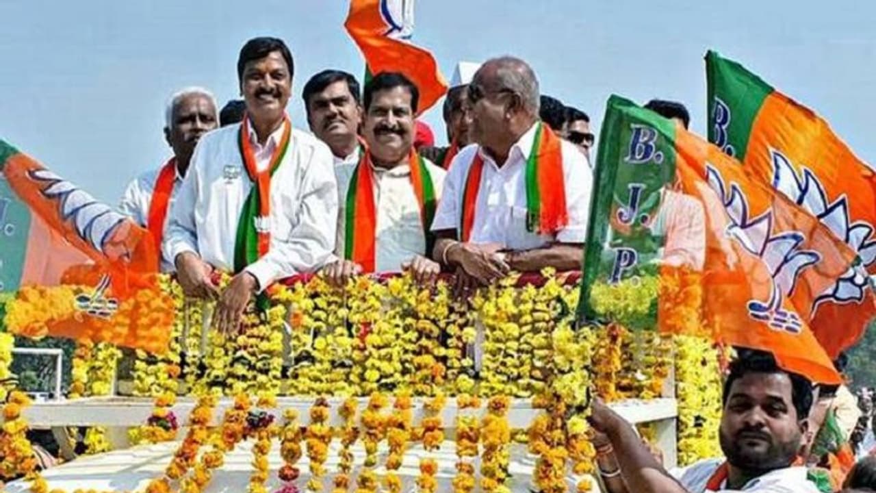 ಉಪಚುನಾವಣೆ ಹೊತ್ತಲ್ಲಿ ಬಿಗ್ ಬಾಂಬ್ ಸ್ಫೋಟಿಸಿದ ರಮೇಶ್ ಜಾರಕಿಹೊಳಿ