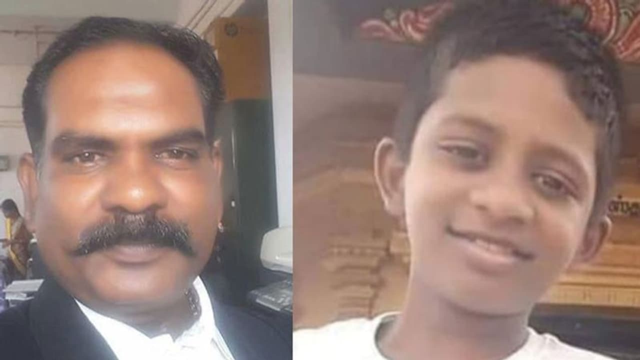 கண்ணிமைக்கும் நேரத்தில் பயங்கர விபத்து... தந்தை, மகன் ரத்த வெள்ளத்தில் உயிரிழப்பு..! கண்ணிமைக்கும் நேரத்தில் பயங்கர விபத்து... தந்தை, மகன் ரத்த வெள்ளத்தில் உயிரிழப்பு..!