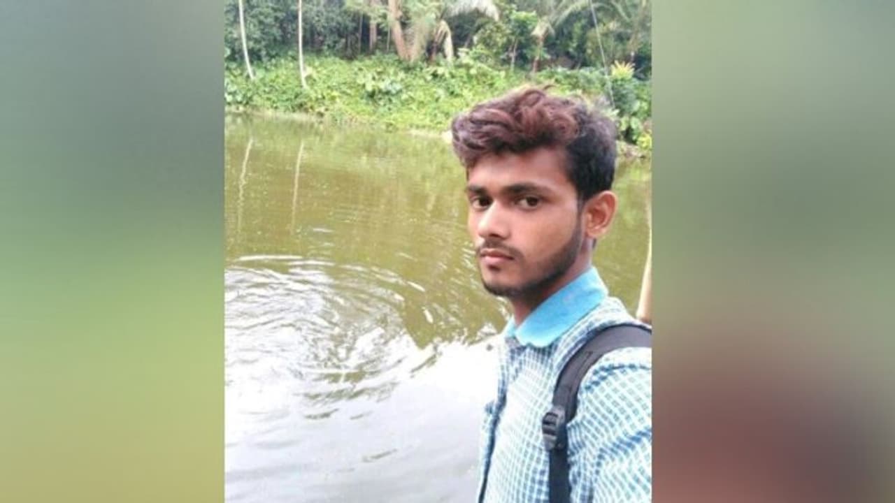 আতঙ্ক থেকে আত্মহত্যা ! কেন হাবড়ায় আত্মঘাতী নবম শ্রেণির পড়ুয়া আতঙ্ক থেকে আত্মহত্যা ! কেন হাবড়ায় আত্মঘাতী নবম শ্রেণির পড়ুয়া