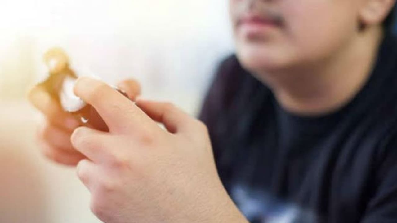 കൗമാരക്കാരായ മക്കളുണ്ടോ? എങ്കില് നിങ്ങള് നിര്ബന്ധമായും അറിയേണ്ടത്... കൗമാരക്കാരായ മക്കളുണ്ടോ? എങ്കില് നിങ്ങള് നിര്ബന്ധമായും അറിയേണ്ടത്...