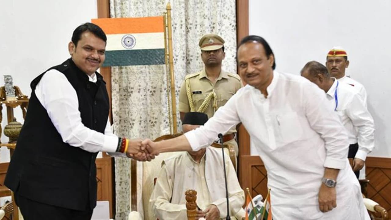 ನಾಳೆ 'ಮಹಾ' ತೀರ್ಪು: ರಾಮಮಂದಿರ, ಮೋದಿ ದಿಗ್ವಿಜಯ ಪಕ್ಕಾ ಹೇಳಿದ್ದ ಜ್ಯೋತಿಷಿಯಿಂದ ಖಡಕ್ ಭವಿಷ್ಯ ನಾಳೆ 'ಮಹಾ' ತೀರ್ಪು: ರಾಮಮಂದಿರ, ಮೋದಿ ದಿಗ್ವಿಜಯ ಪಕ್ಕಾ ಹೇಳಿದ್ದ ಜ್ಯೋತಿಷಿಯಿಂದ ಖಡಕ್ ಭವಿಷ್ಯ