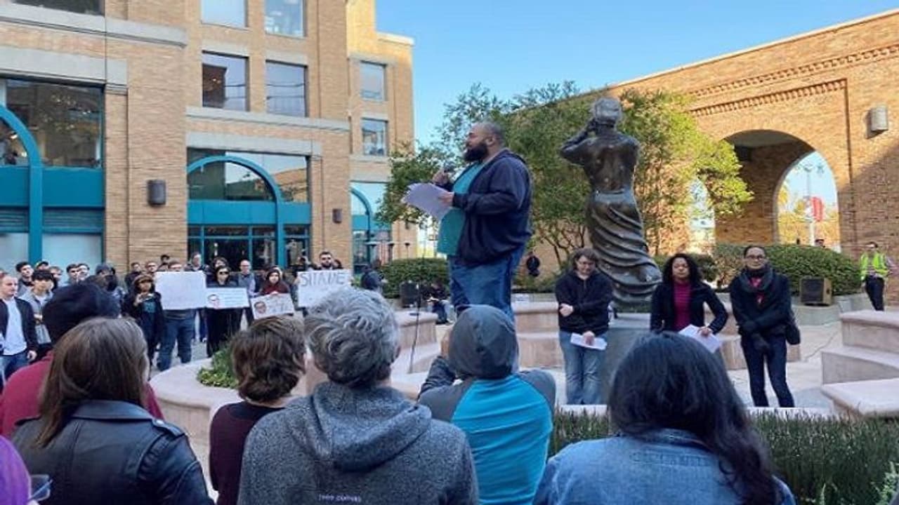 ‘గూగుల్’ ముందు ఉద్యోగుల నిరసన.. ఇదీ కారణం ‘గూగుల్’ ముందు ఉద్యోగుల నిరసన.. ఇదీ కారణం