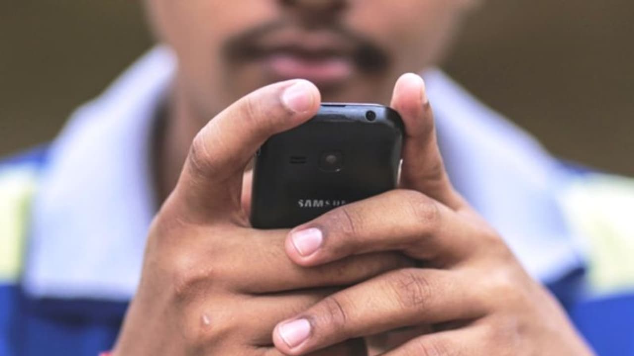 ఆ మూడు టెలికం సంస్థలు ప్లాన్లకు ఇక రెక్కలే.. 20 శాతం భారం?