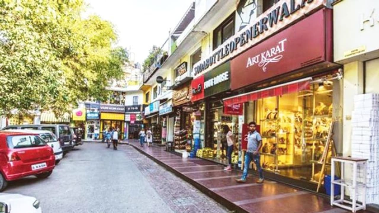 ఢిల్లీ ఖాన్ మార్కెట్లో ఒక్క అడుగు స్థలనికి రెంట్ ఎంతో తెలుసా ? ఢిల్లీ ఖాన్ మార్కెట్లో ఒక్క అడుగు స్థలనికి రెంట్ ఎంతో తెలుసా ?