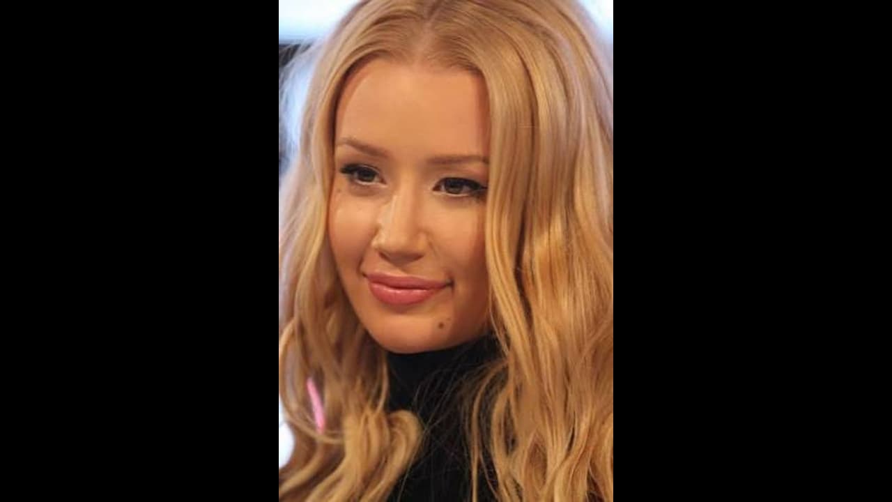 காதலுருடன் தனி அறையில் பிரபல பாடகி ..!! நள்ளிரவில் பின்புறத்தில் நடந்த பயங்கரம்..!! காதலுருடன் தனி அறையில் பிரபல பாடகி ..!! நள்ளிரவில் பின்புறத்தில் நடந்த பயங்கரம்..!!