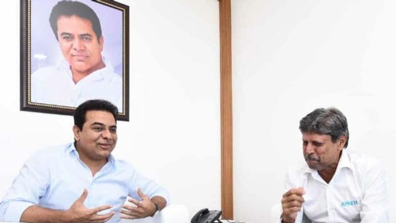 కేటీఆర్ తో మాజీ కెప్టెన్ కపిల్ దేవ్ భేటీ: కీలక అంశాలపై చర్చ కేటీఆర్ తో మాజీ కెప్టెన్ కపిల్ దేవ్ భేటీ: కీలక అంశాలపై చర్చ