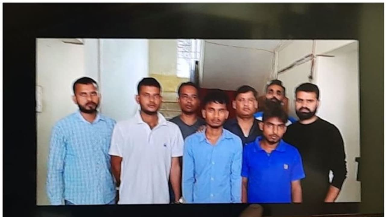 രാജ്യത്തെ വിവിധ നഗരങ്ങളില് സ്ഫോടനത്തിന് പദ്ധതിയിട്ട മൂന്നംഗ സംഘം പിടിയില് രാജ്യത്തെ വിവിധ നഗരങ്ങളില് സ്ഫോടനത്തിന് പദ്ധതിയിട്ട മൂന്നംഗ സംഘം പിടിയില്