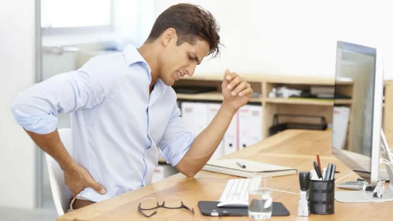 ഇക്കാര്യങ്ങൾ ശ്രദ്ധിച്ചാൽ നടുവേദന എളുപ്പം കുറയ്ക്കാം ഇക്കാര്യങ്ങൾ ശ്രദ്ധിച്ചാൽ നടുവേദന എളുപ്പം കുറയ്ക്കാം