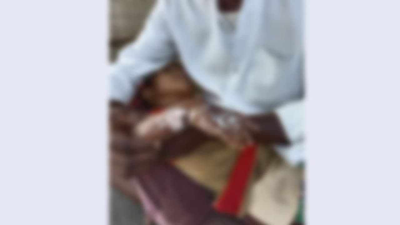 సాంబారులో పడి 3 ఏళ్ల చిన్నారికి గాయాలు