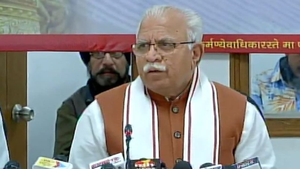 ಮಾರೋ ಉಸ್ಕೊ ಮಾರೋ ಅಂದ್ರ ಹರಿಯಾಣ ಸಿಎಂ: ರೊಚ್ಚಿಗೆದ್ದ ಎಎಪಿಗರು ಮಾರೋ ಉಸ್ಕೊ ಮಾರೋ ಅಂದ್ರ ಹರಿಯಾಣ ಸಿಎಂ: ರೊಚ್ಚಿಗೆದ್ದ ಎಎಪಿಗರು