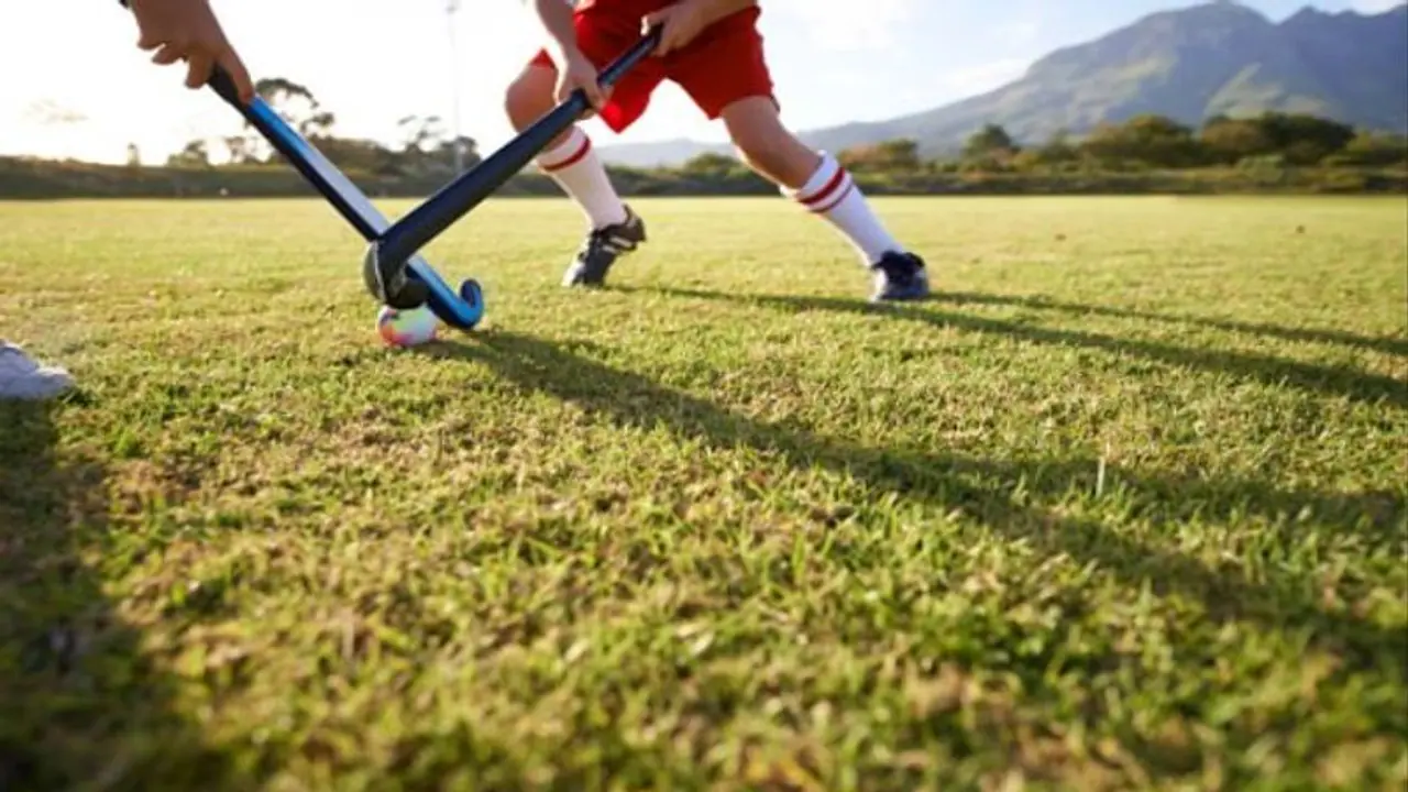 হকি না কুস্তি, দুই দলের মারামারিতে কলঙ্কিত নেহেরু কাপের ফাইনাল হকি না কুস্তি, দুই দলের মারামারিতে কলঙ্কিত নেহেরু কাপের ফাইনাল