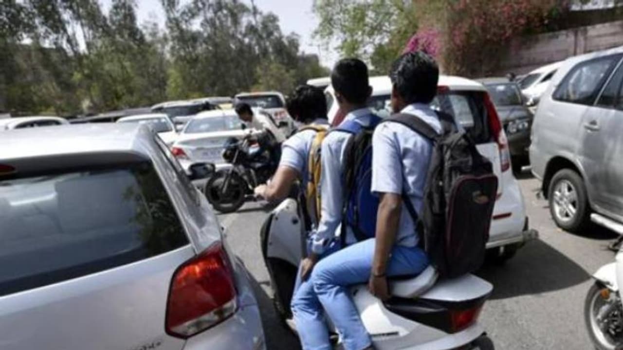 ಮಂಡ್ಯ : ವಾಹನ ಸವಾರರೇ ಗಮನಿಸಿ ಇನ್ಮುಂದೆ ಕಡ್ಡಾಯ ನಿಯಮ