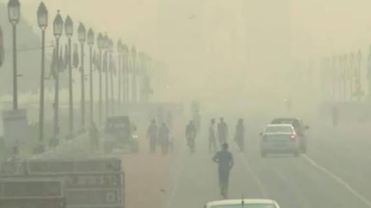 Delhi Pollution: 'অলিখিত লকডাউন', এক সপ্তাহের জন্য বন্ধ স্কুল, দূষণ মোকাবিলায় একগুচ্ছ পরামর্শ Delhi Pollution: 'অলিখিত লকডাউন', এক সপ্তাহের জন্য বন্ধ স্কুল, দূষণ মোকাবিলায় একগুচ্ছ পরামর্শ