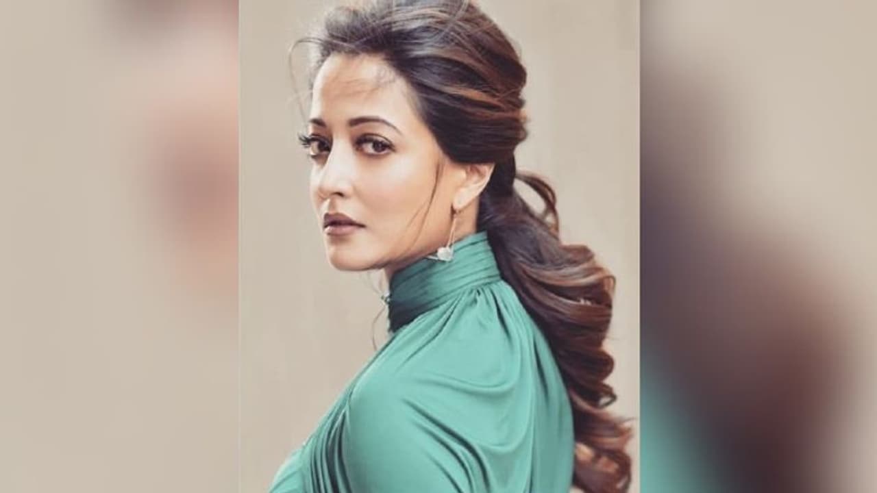 বাংলা ছেড়ে এবার দক্ষিণে, উন্মুক্ত বক্ষে নজর কাড়লেন বঙ্গতনয়া রাইমা বাংলা ছেড়ে এবার দক্ষিণে, উন্মুক্ত বক্ষে নজর কাড়লেন বঙ্গতনয়া রাইমা