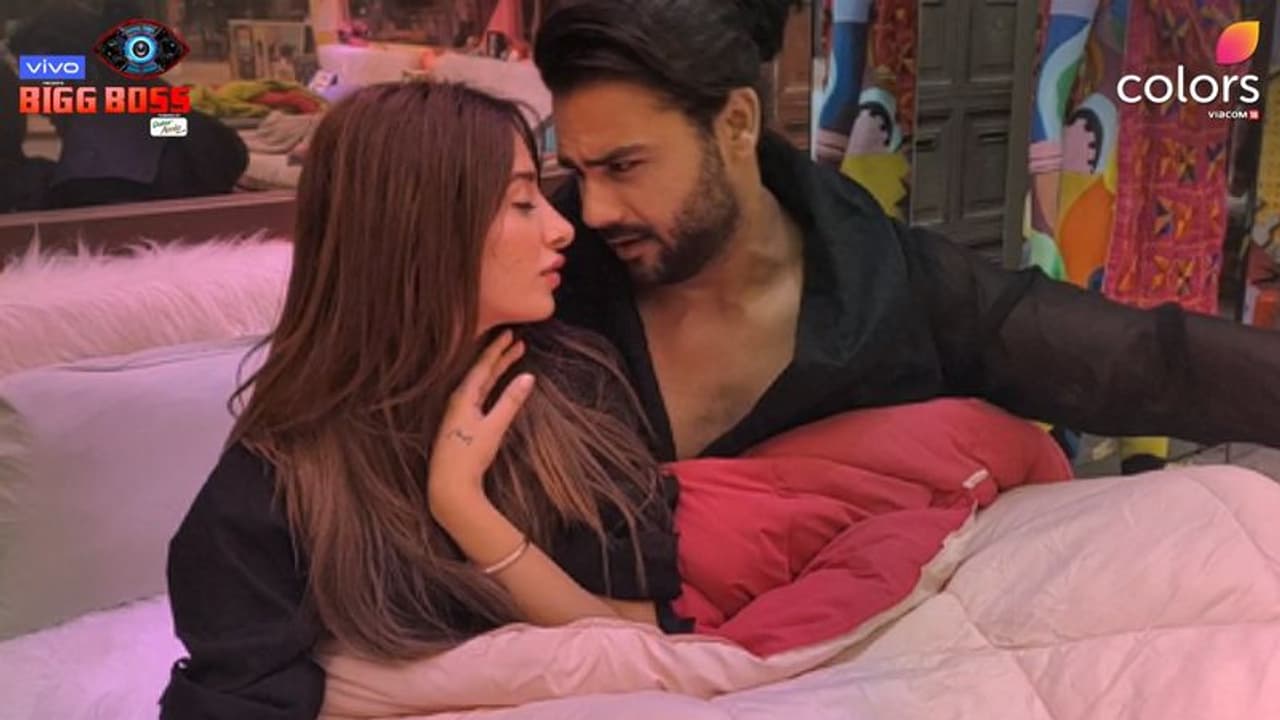 'லிப் லாக்', 'குளோஸ் ரொமான்ஸ்' என அதகளம் செய்யும் பிக்பாஸ் பிரபலங்கள்... சோசியல் மீடியாவில் வைரலாகும் புரோமோ வீடியோ...! 'லிப் லாக்', 'குளோஸ் ரொமான்ஸ்' என அதகளம் செய்யும் பிக்பாஸ் பிரபலங்கள்... சோசியல் மீடியாவில் வைரலாகும் புரோமோ வீடியோ...!