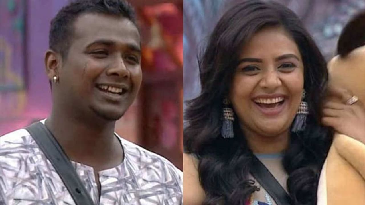 శ్రీముఖికి ఫోన్ చేస్తే.. ఆమె మాత్రం.. రాహుల్ కామెంట్స్! శ్రీముఖికి ఫోన్ చేస్తే.. ఆమె మాత్రం.. రాహుల్ కామెంట్స్!