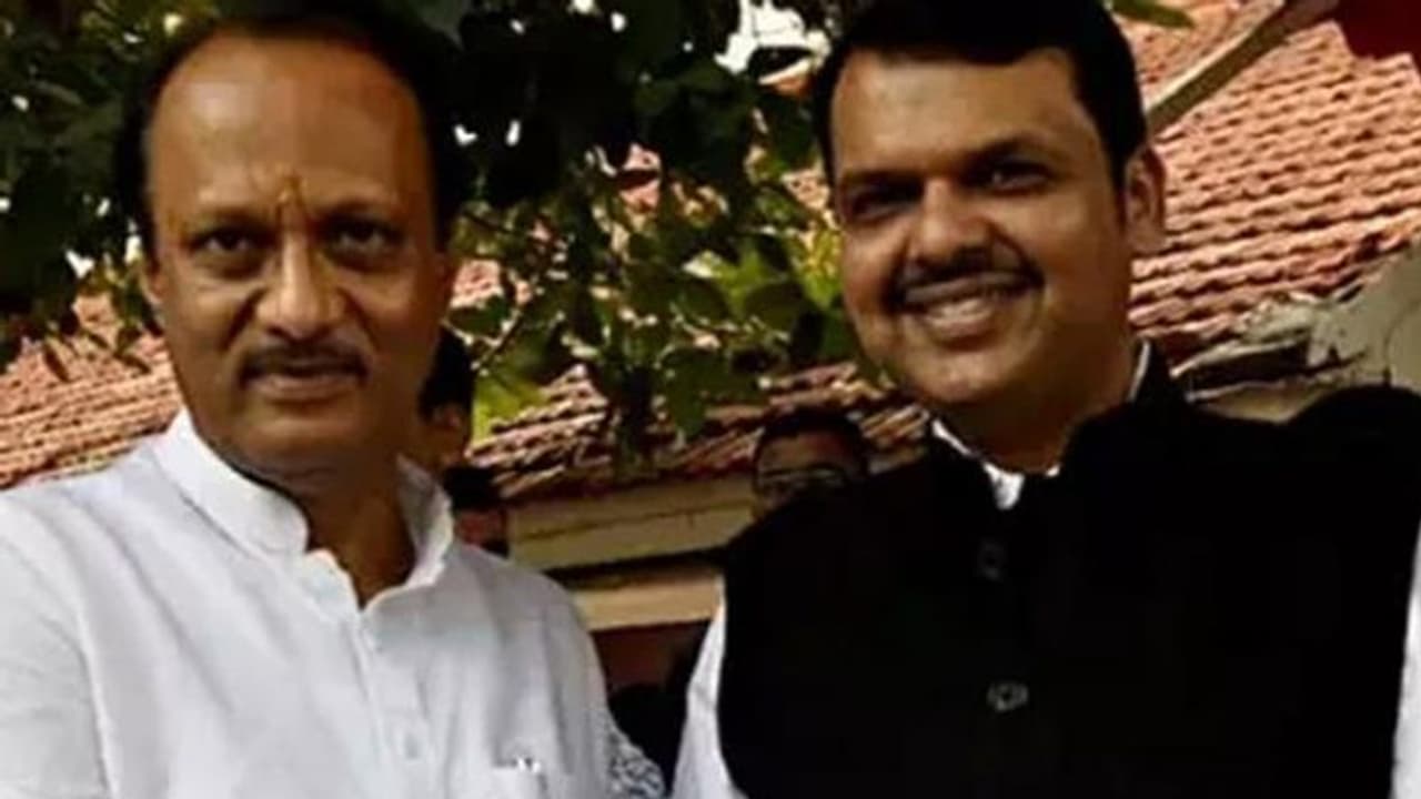 సీఎం పదవికి రాజీనామా చేస్తున్నా: ఫడ్నవీస్ సీఎం పదవికి రాజీనామా చేస్తున్నా: ఫడ్నవీస్