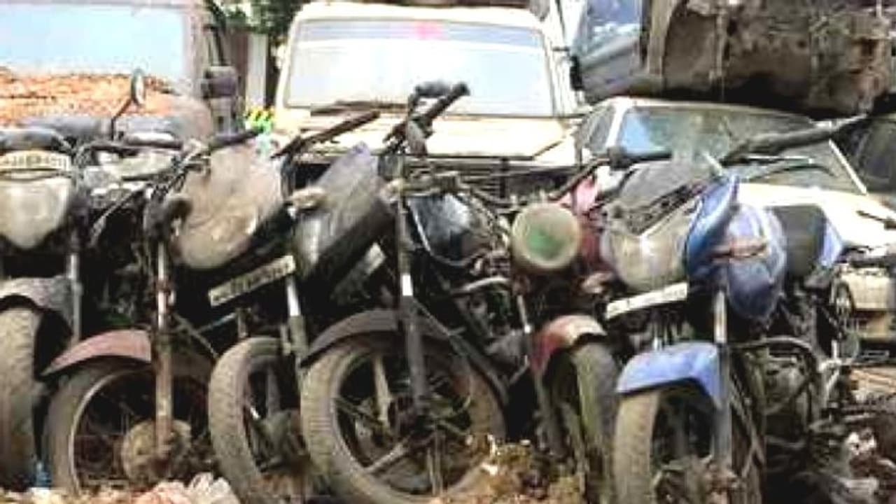 বাইক থেকে ছড়াচ্ছে ডেঙ্গু, দওয়াই বাতলালেন মেয়র বাইক থেকে ছড়াচ্ছে ডেঙ্গু, দওয়াই বাতলালেন মেয়র