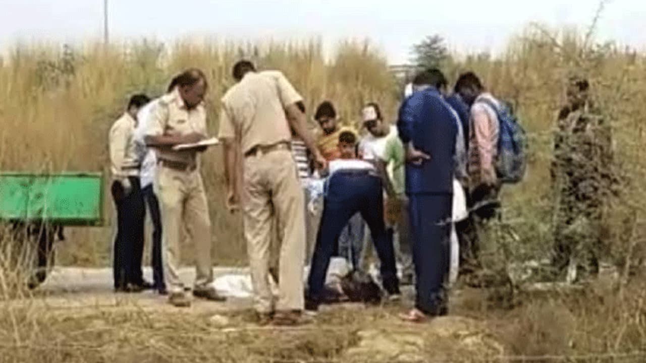 पहले पिता को दी दर्दनाक मौत और अब बेटे के सीने में मारी 16 गोलियां, 4 राज्यों में है इनकी दहशत पहले पिता को दी दर्दनाक मौत और अब बेटे के सीने में मारी 16 गोलियां, 4 राज्यों में है इनकी दहशत