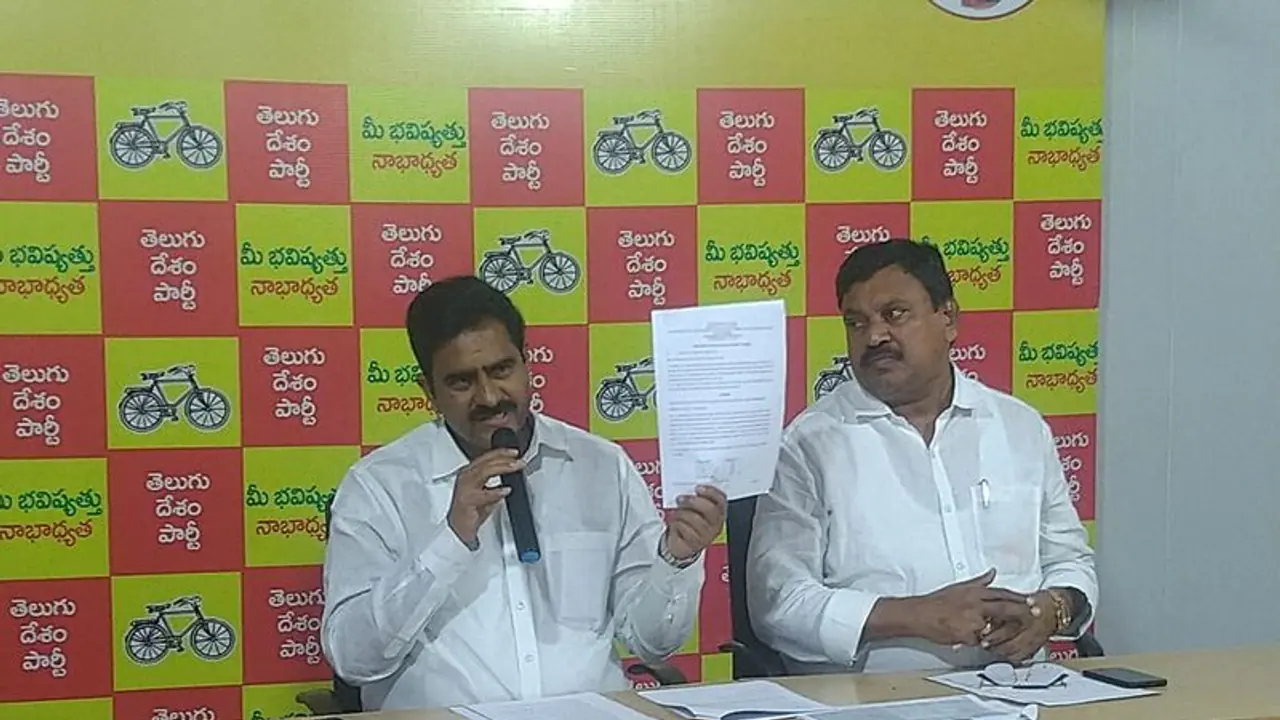 సీఎం జగన్ మాటలనే మంత్రి అనిల్ తప్పుబడుతున్నాడు...: దేవినేని ఉమ సీఎం జగన్ మాటలనే మంత్రి అనిల్ తప్పుబడుతున్నాడు...: దేవినేని ఉమ