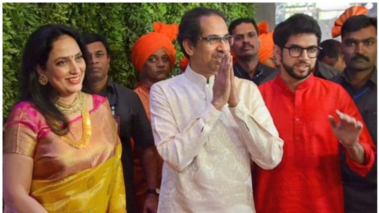 ఉద్ధవ్ ఠాక్రే ముఖ్యమంత్రి అవడం వెనుక ఉన్నదీ ఈవిడే... ఉద్ధవ్ ఠాక్రే ముఖ్యమంత్రి అవడం వెనుక ఉన్నదీ ఈవిడే...