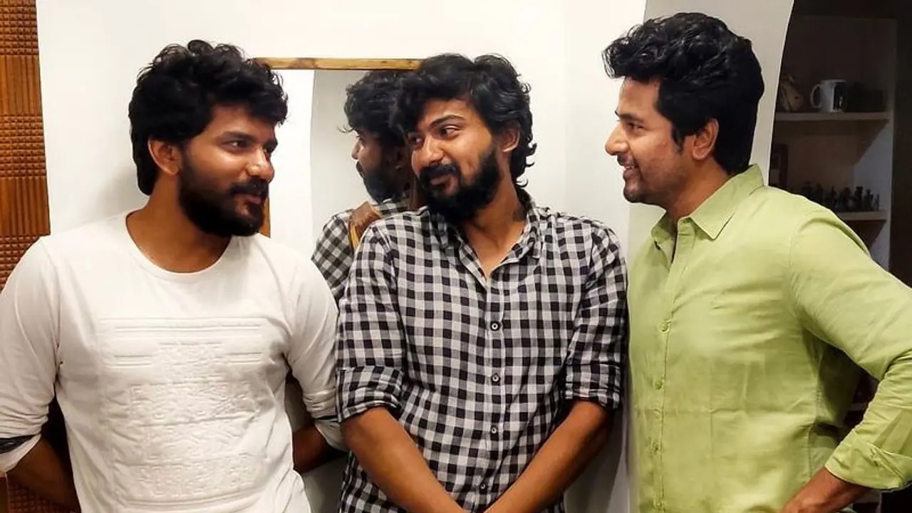 ஹீரோ' சிவகார்த்திகேயன் தயாரிப்பில் நடிக்கிறாரா 'பிக்பாஸ்' கவின்? அடுத்தடுத்து வெளியான புதிய புகைப்படங்களால் ரசிகர்கள் உற்சாகம்! ஹீரோ' சிவகார்த்திகேயன் தயாரிப்பில் நடிக்கிறாரா 'பிக்பாஸ்' கவின்? அடுத்தடுத்து வெளியான புதிய புகைப்படங்களால் ரசிகர்கள் உற்சாகம்!