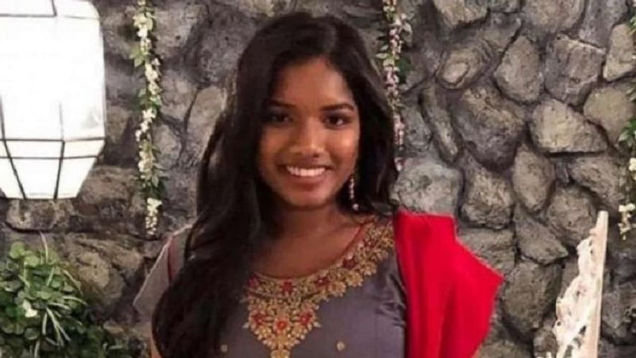 இளம் பெண்ணை காருக்குள் வைத்து கற்பழித்து கொன்ற கொடூரன் … இந்திய வம்சாவளி மாணவிக்கு நேர்ந்த கொடுமை !! இளம் பெண்ணை காருக்குள் வைத்து கற்பழித்து கொன்ற கொடூரன் … இந்திய வம்சாவளி மாணவிக்கு நேர்ந்த கொடுமை !!